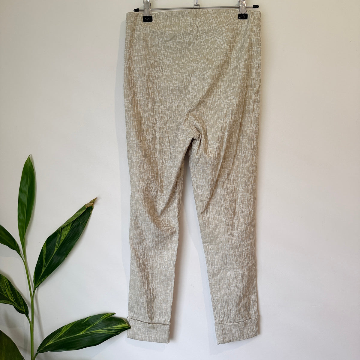 Sills Beige Textured Tapered Pants Size 10