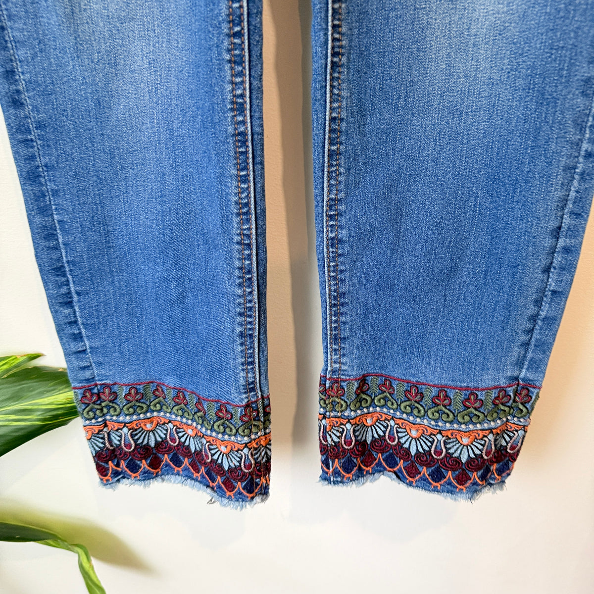 Emerge Blue Embroidered Hem Jeans Size 8