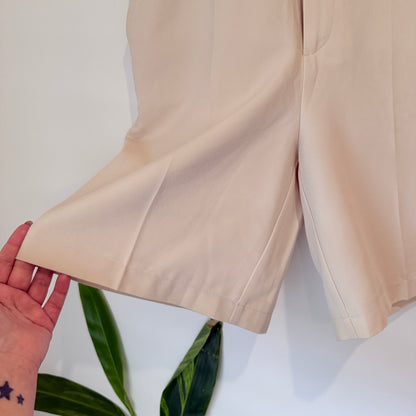 Hopeshow Cream Tailored Shorts Size M - 70cm waist