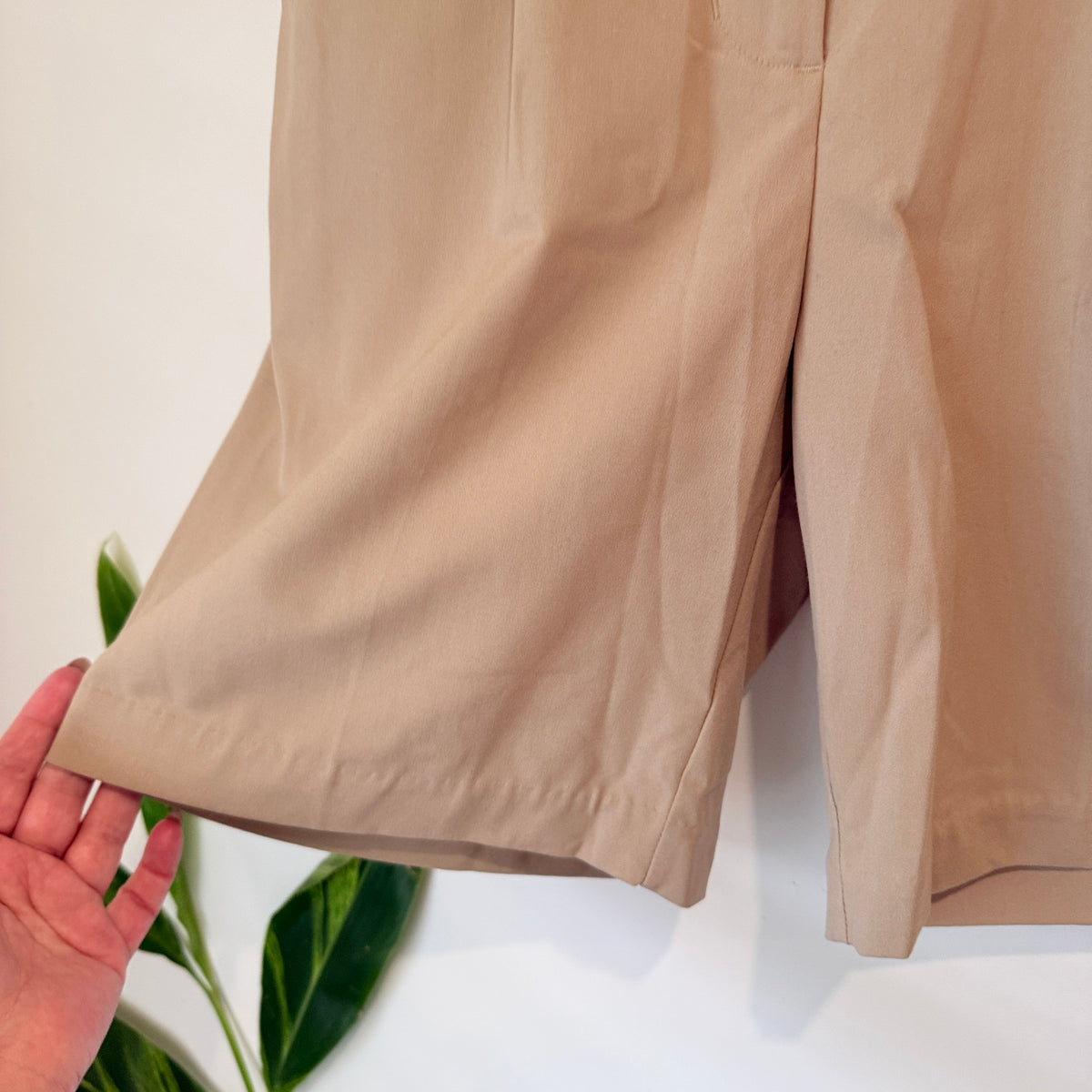 Beige Tailored Shorts Size S - 69cm waist