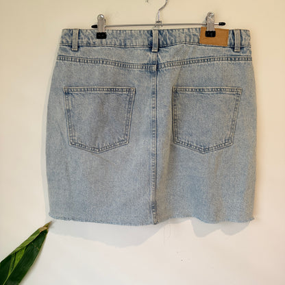 H&H Light Wash Denim Mini Skirt Size 14