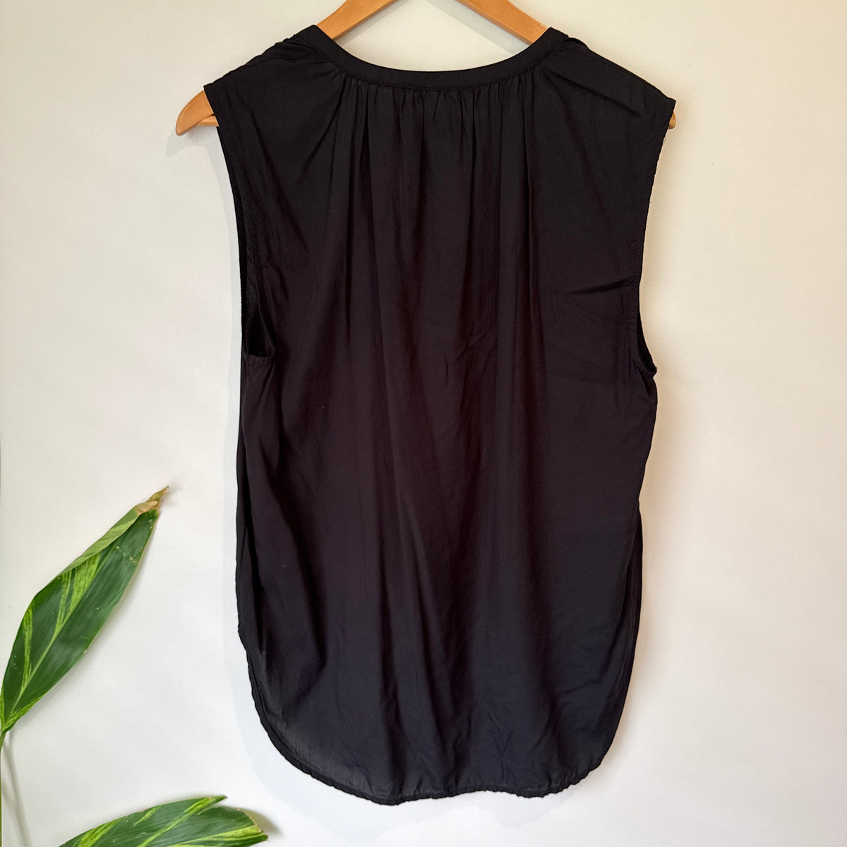 L.O.G.G. Black Sleeveless Top Size 10