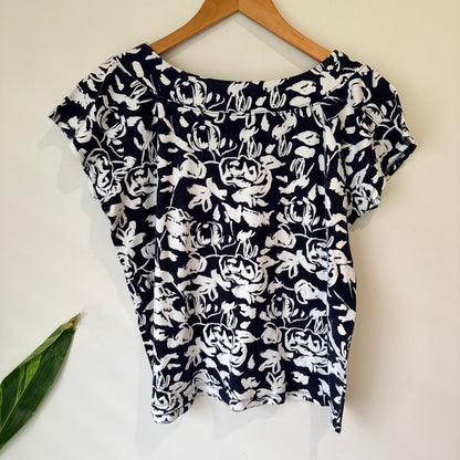 Jones New York Navy White Floral Top Size L Petite
