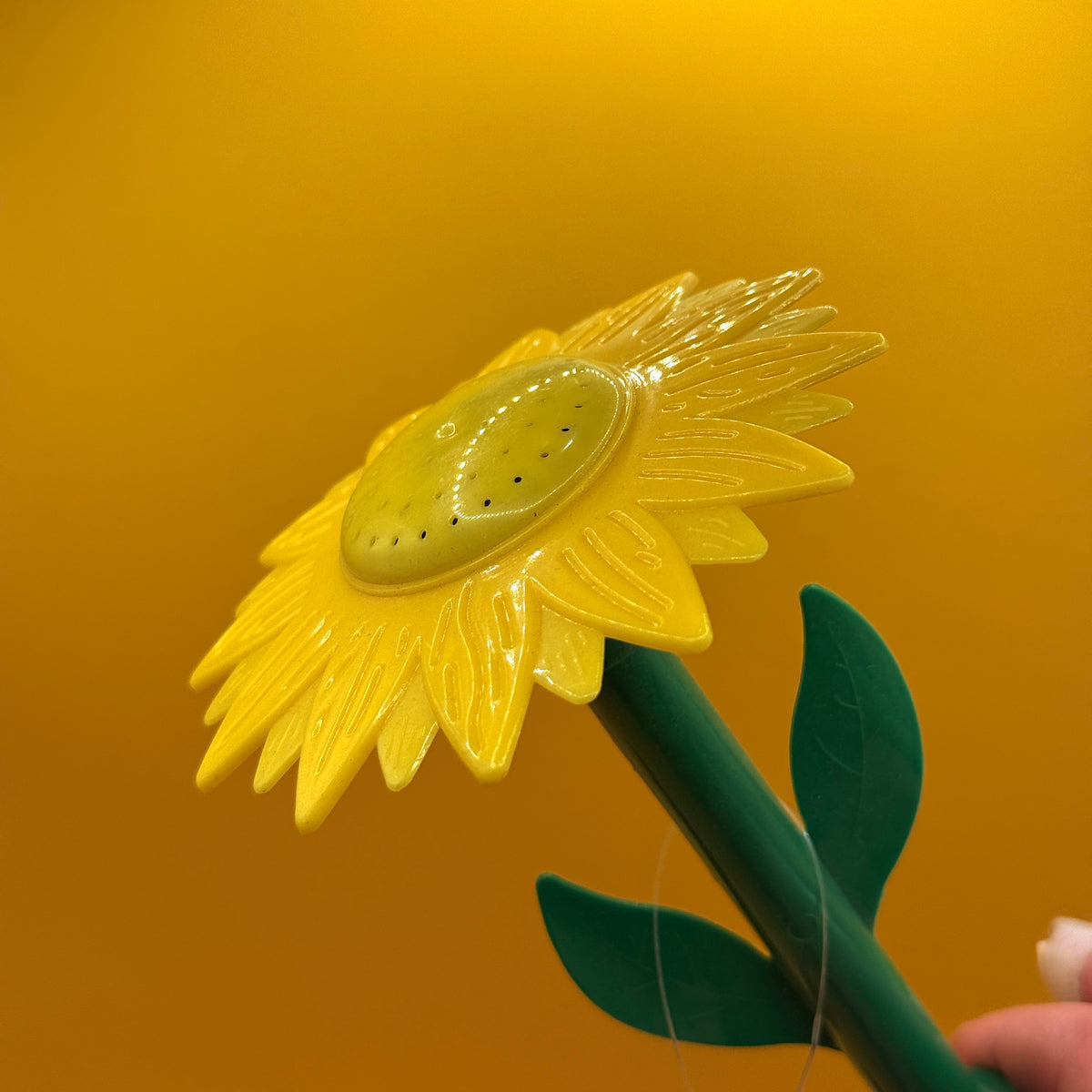Daisy Garden Sprinkler Green & Yellow