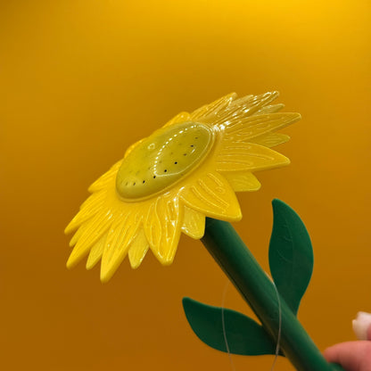 Daisy Garden Sprinkler Green & Yellow