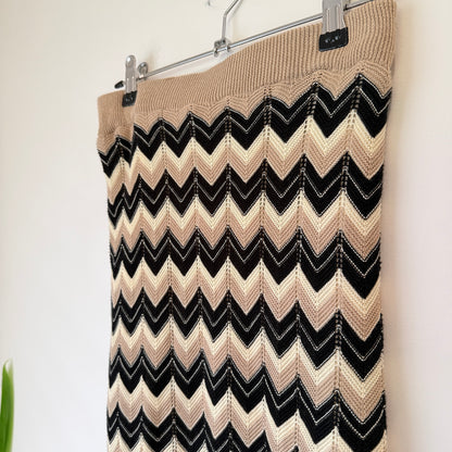 Dotti Chevron Knit Maxi Skirt Beige Black Size 8