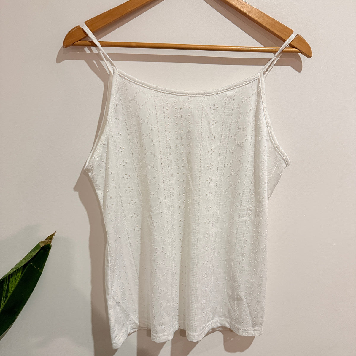 Eyelet Cami Top White Size XL