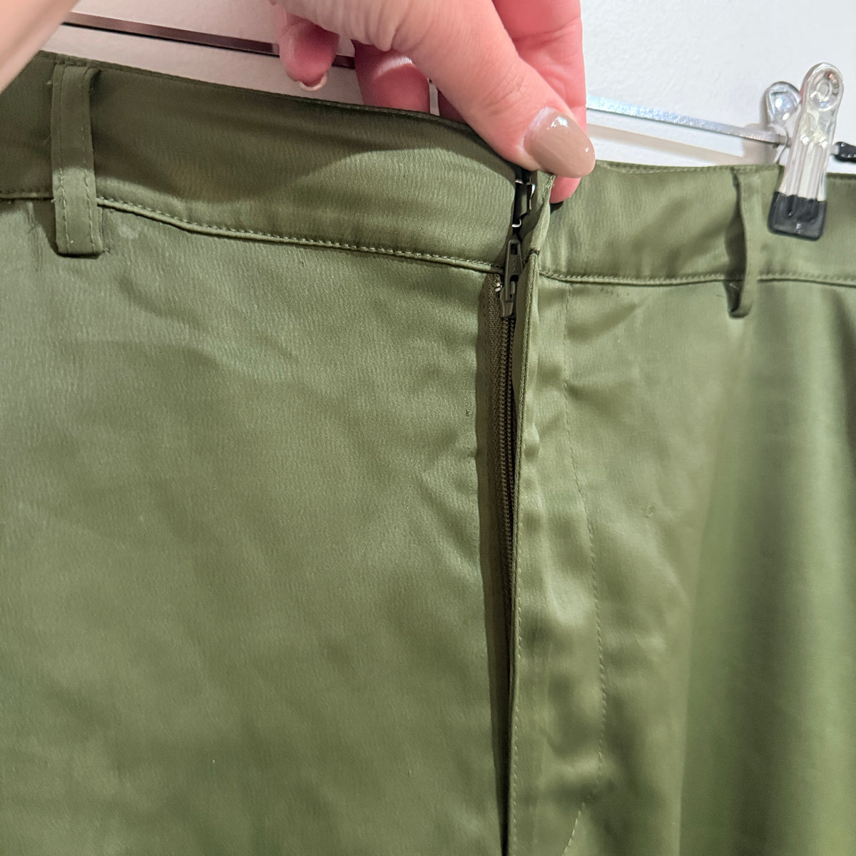 Nicole Miller Olive Satin Cargo Pants Size 12