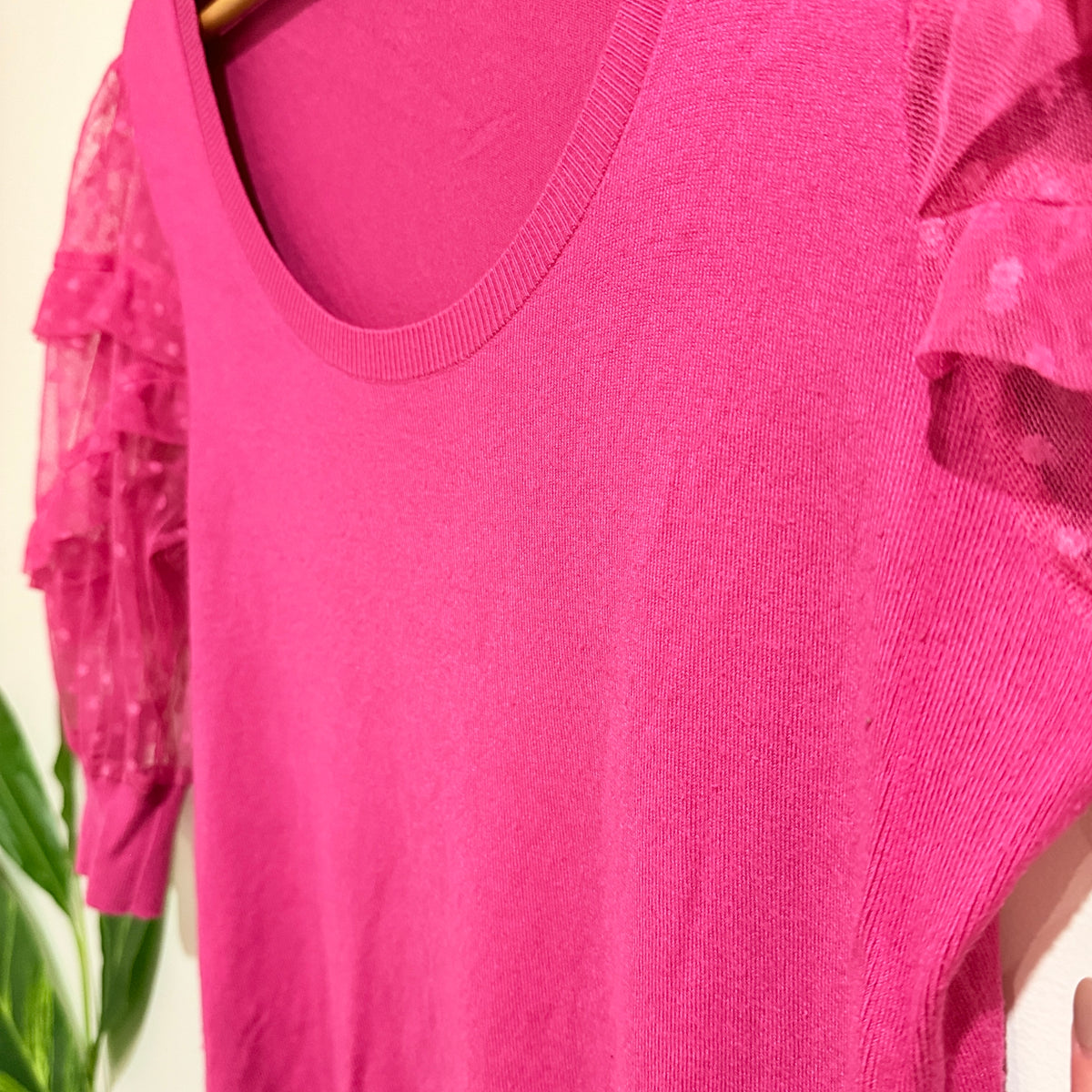 Decjuba Pink Knit Top with Ruffle Mesh Sleeves Size M