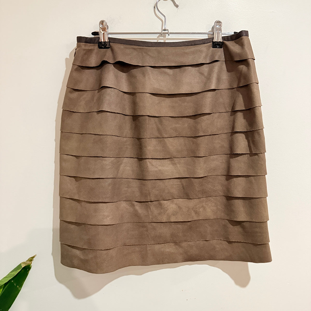 Bestibelli Taupe Faux Suede Tiered Mini Skirt Size 10