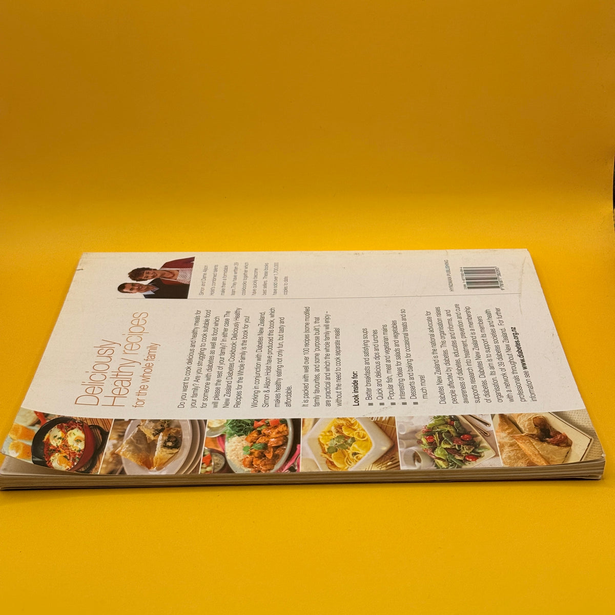 The New Zealand Diabetes Cookbook: Deliciously Healthy Recipes for the Whole Family by Simon and Alison Holst