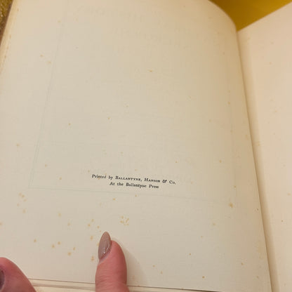 The Natural History of Selborne by Gilbert White (1900, Ballentyne)