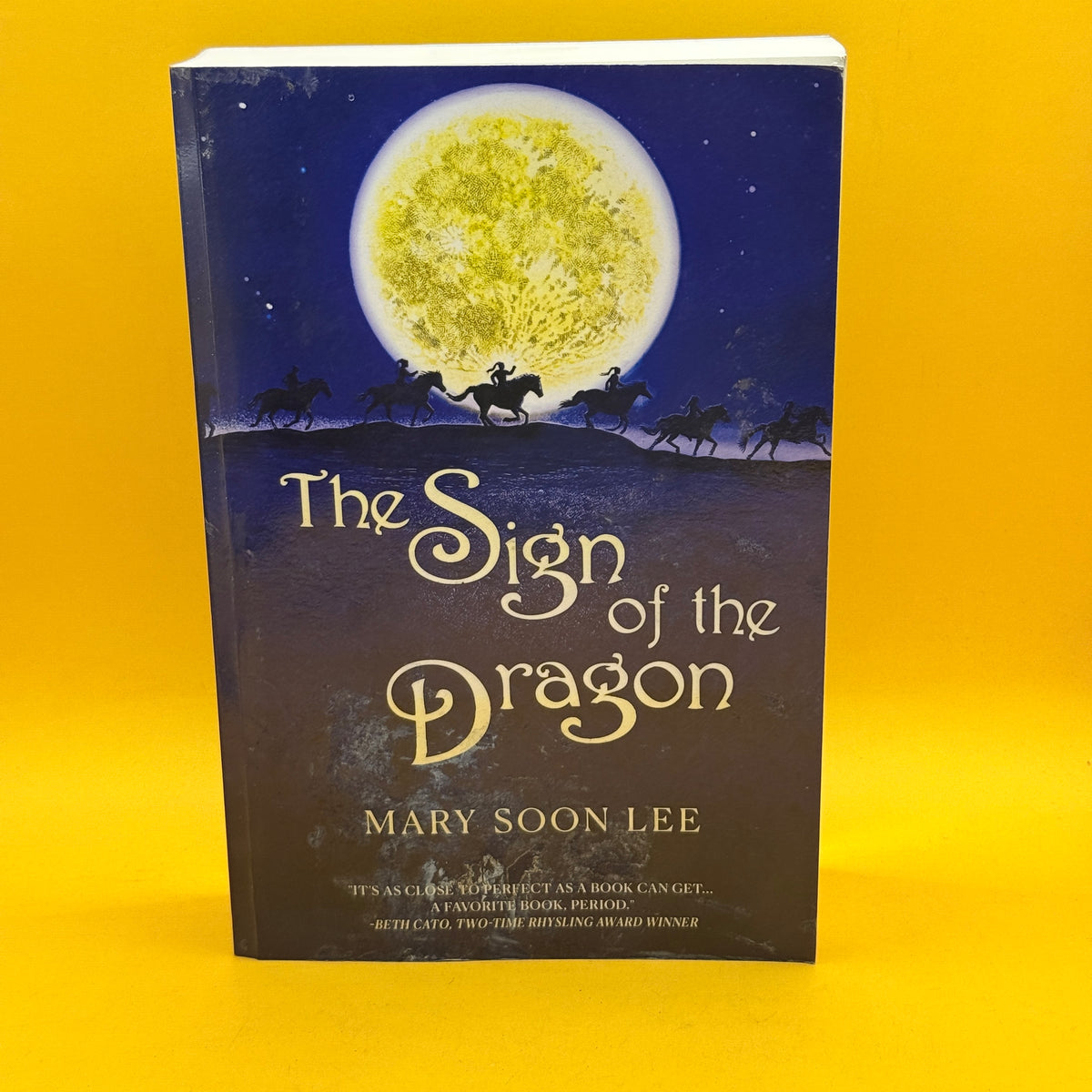 The Sign of the Dragon by Mary Soon Lee