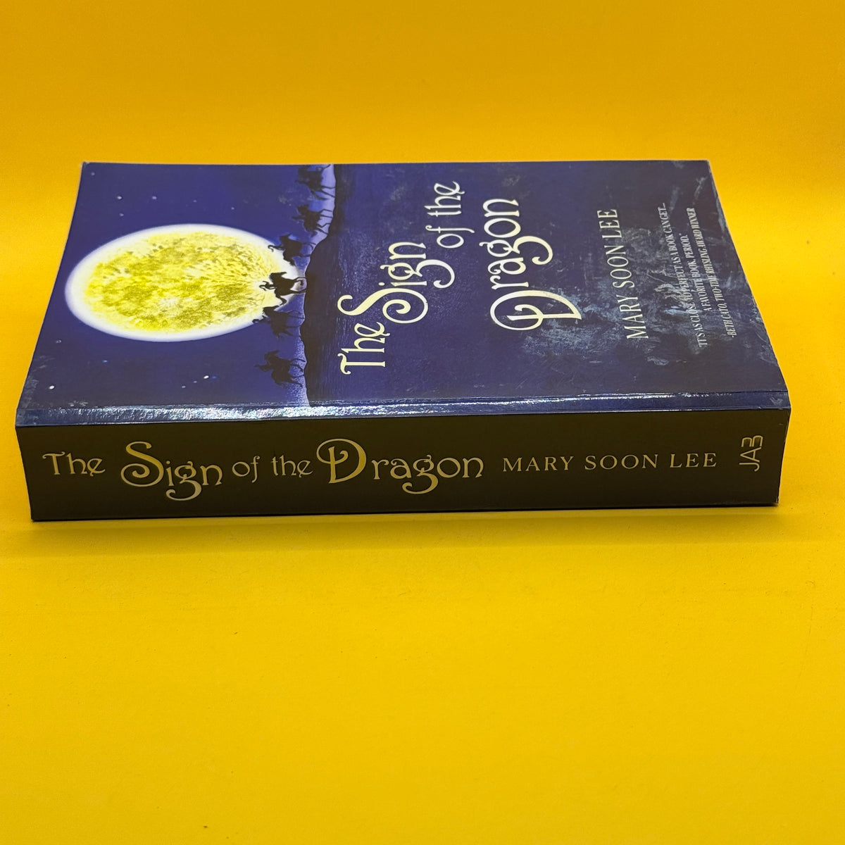 The Sign of the Dragon by Mary Soon Lee