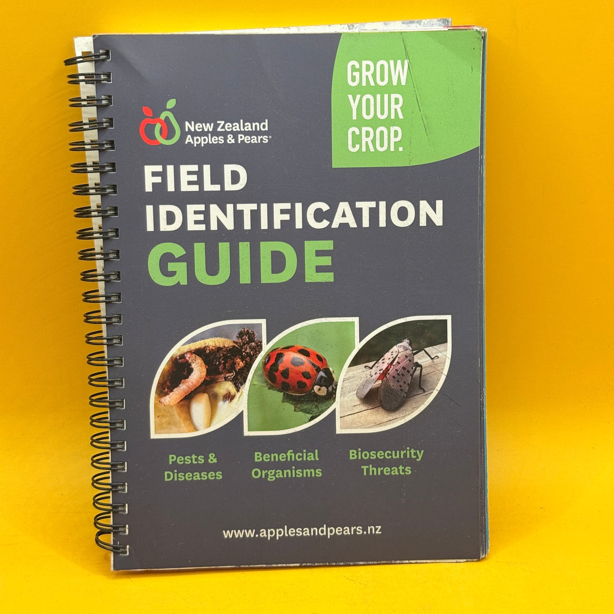 Field Identification Guide by New Zealand Apples and Pears