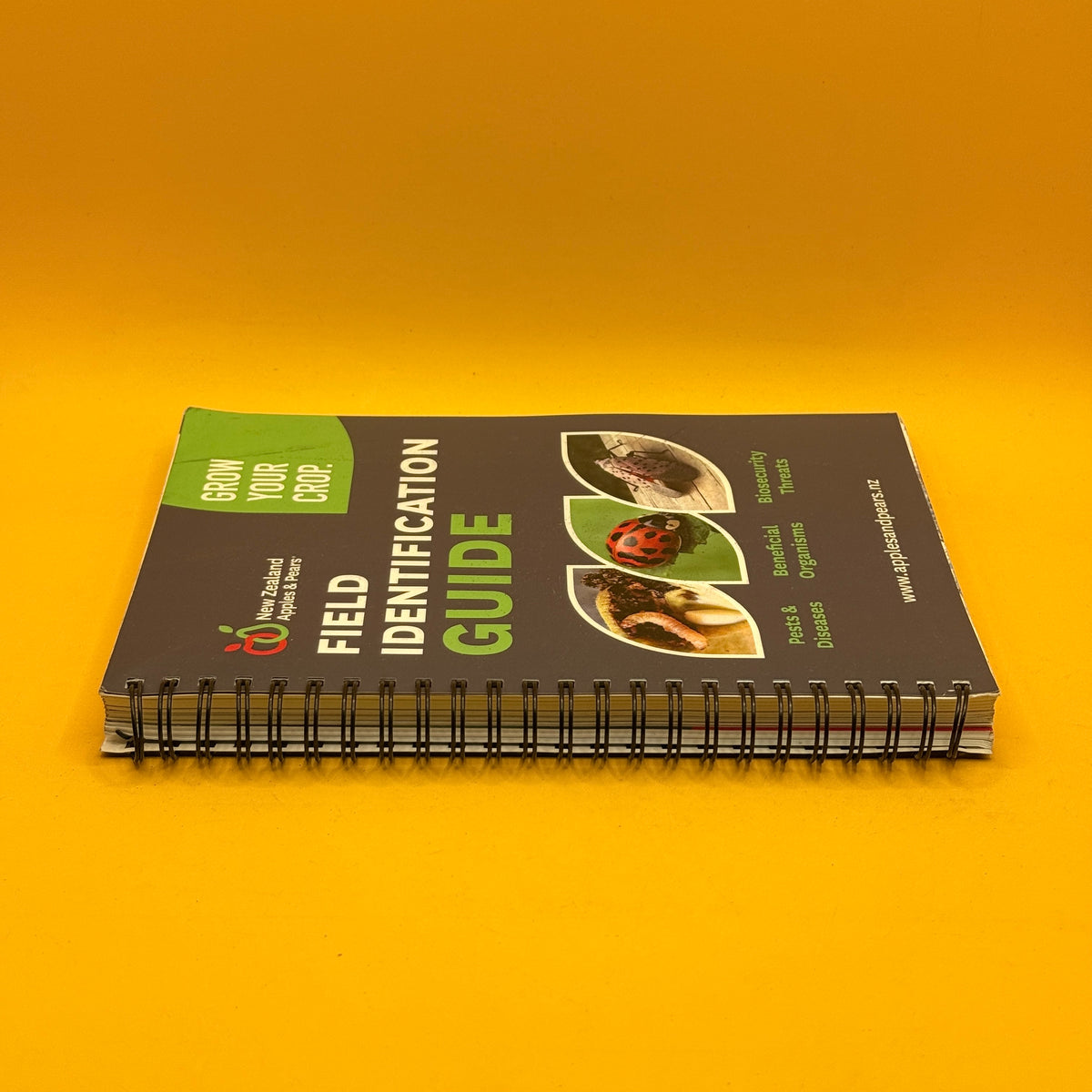 Field Identification Guide by New Zealand Apples and Pears