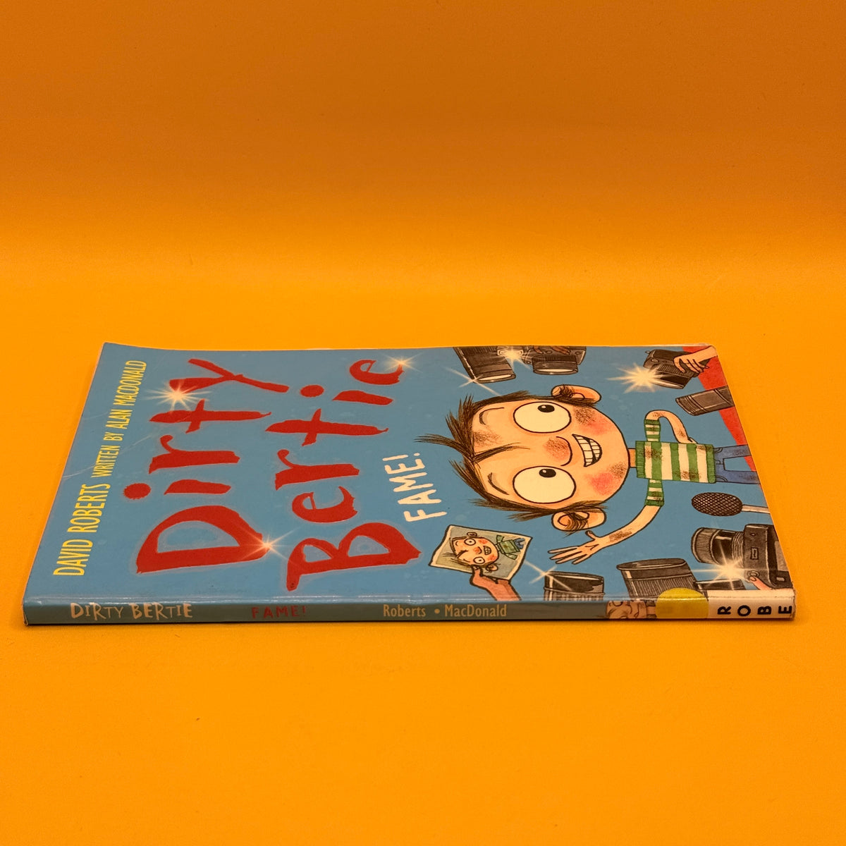 Dirty Bertie: Fame! by Alan MacDonald and David Roberts