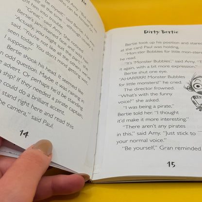 Dirty Bertie: Fame! by Alan MacDonald and David Roberts