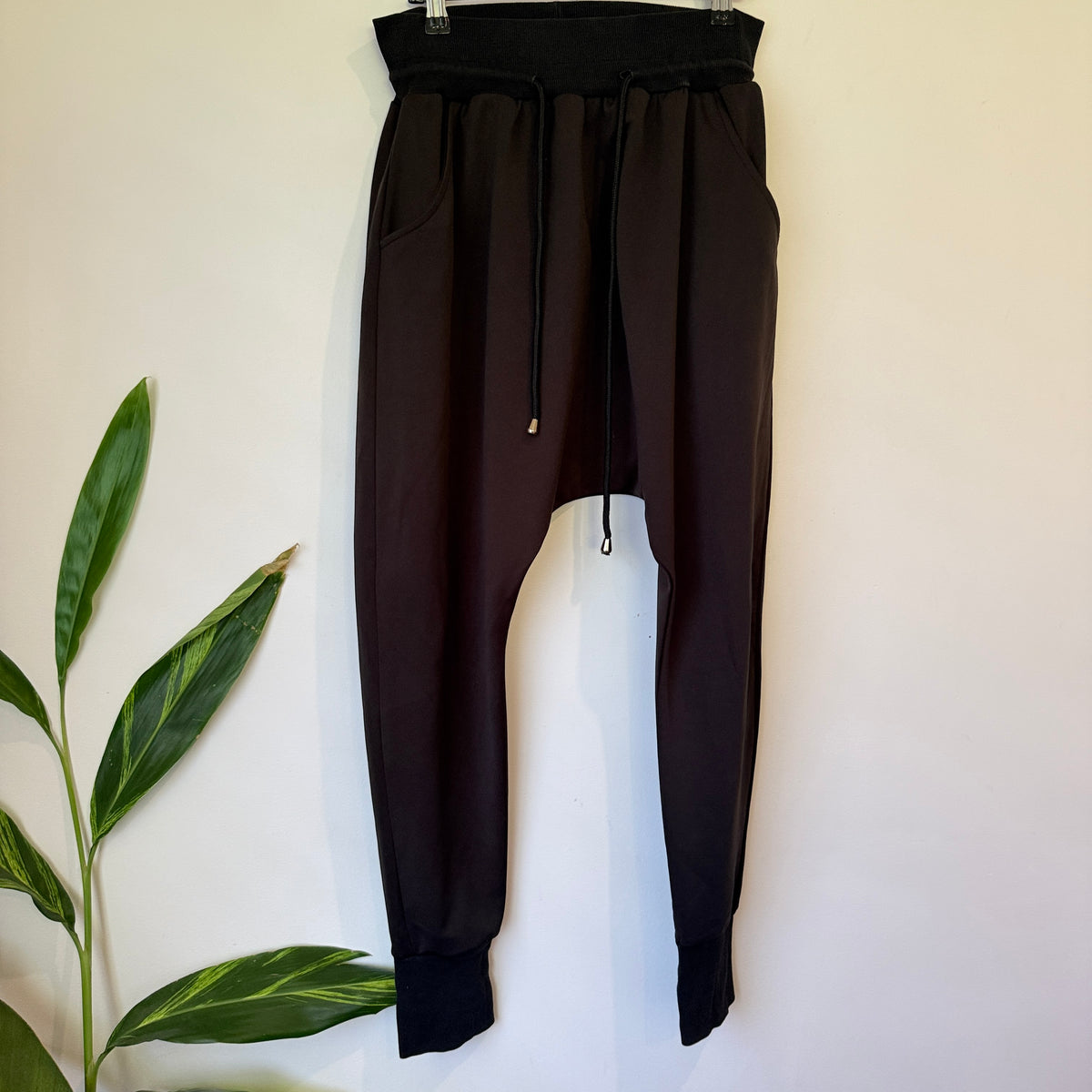 Pretty Basic by Augustine Black Drop Crotch Joggers Size 8