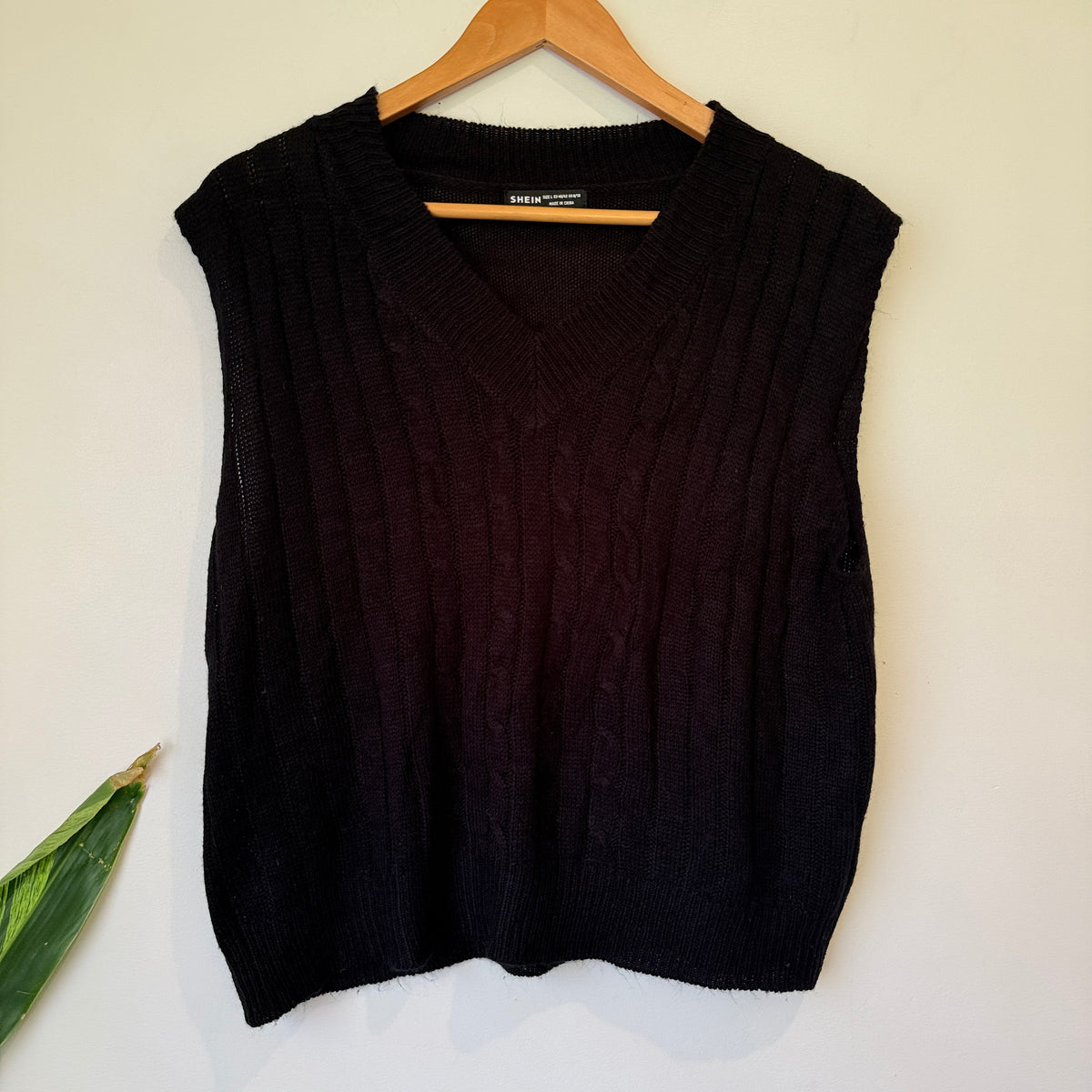 SHEIN Black Cable Knit Vest Size L