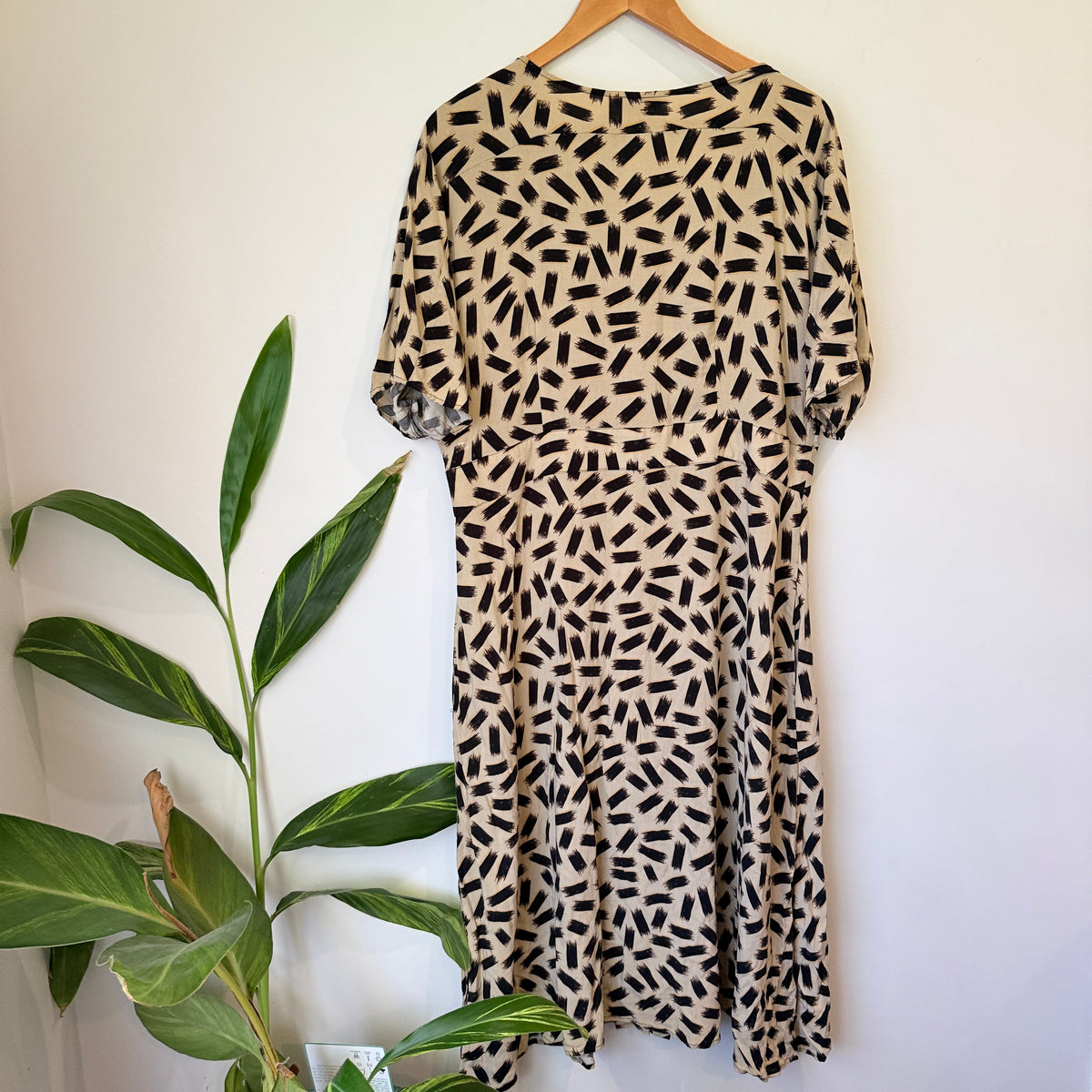 Capture Beige and Black Print Midi Dress - 54cm u/arm