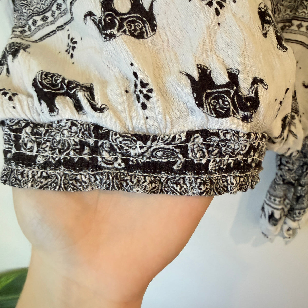 Elephant Print Cold Shoulder Crop Top - 47cm u/arm