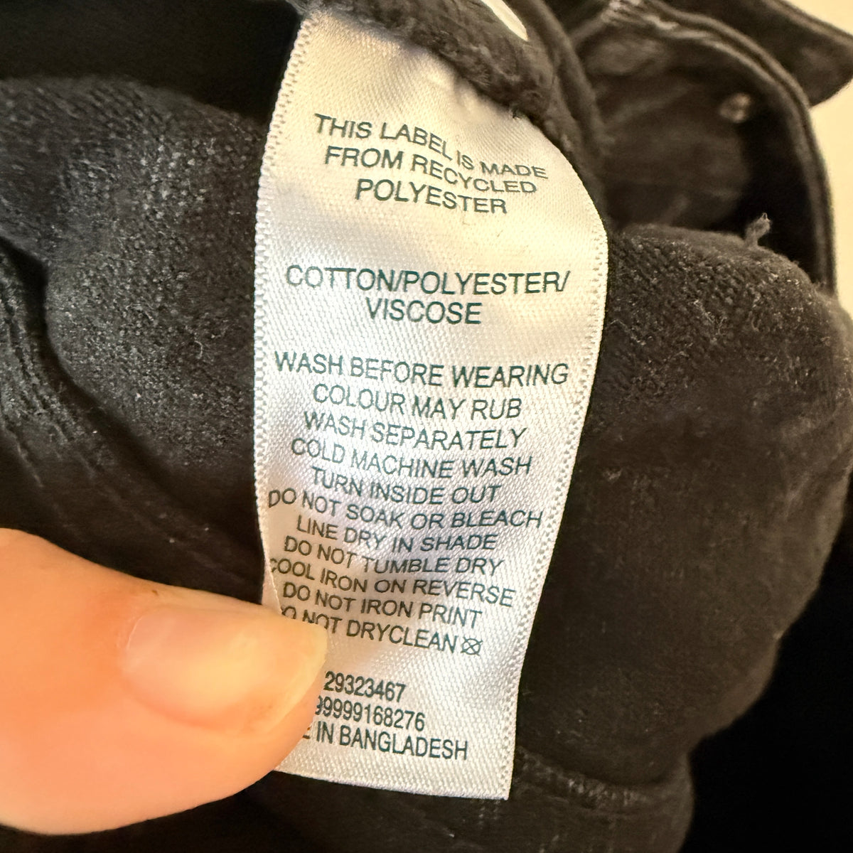 H & H Washed Black Relaxed Jeans Size 102