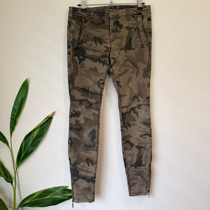 Holy Chic Camo Print Skinny Pants Size 8