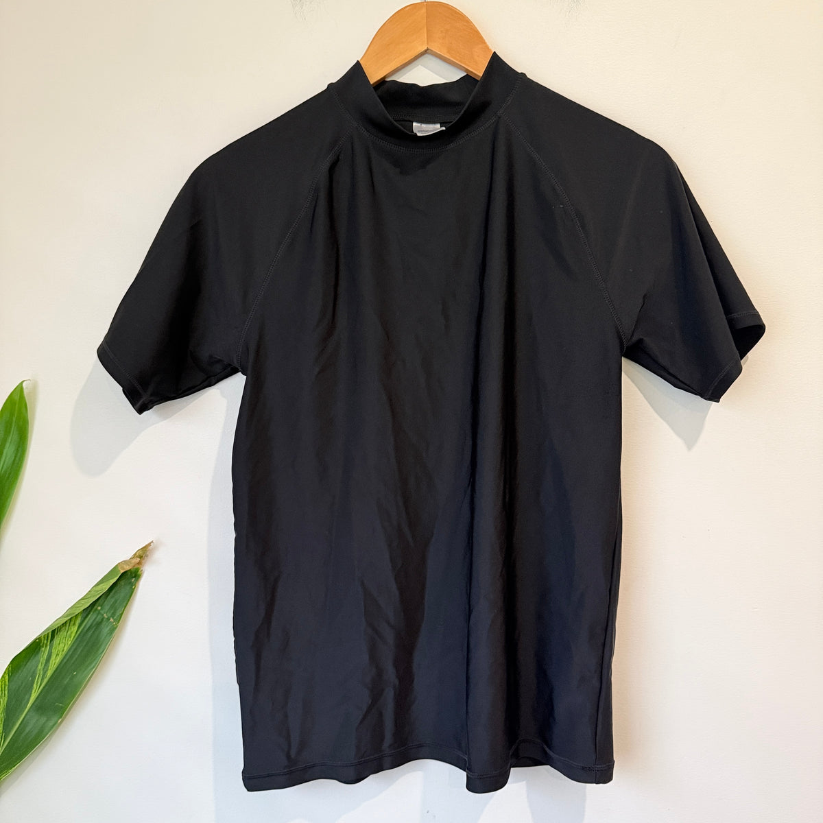 Anko Black Short Sleeve Rash Top Kids Size 16