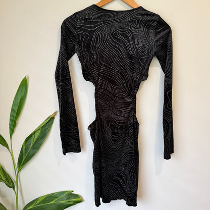H&M Divided Black Swirl Cut Out Long Sleeve Dress Size XXS