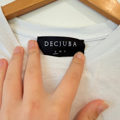 Decjuba White Sleeveless Tee Size S