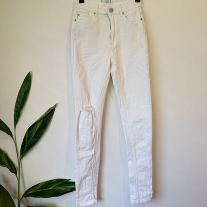 Desu White Ripped Knee Skinny Jeans Size 8