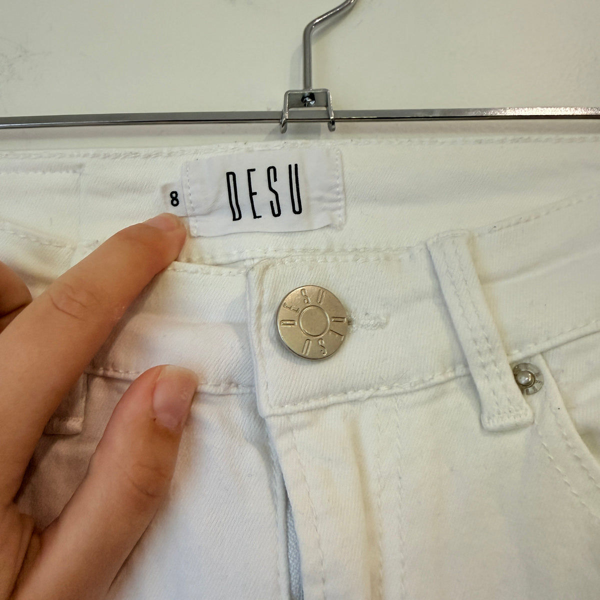 Desu White Ripped Knee Skinny Jeans Size 8