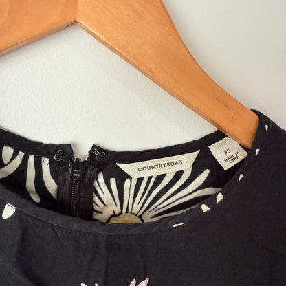 Country Road Black Daisy Print Sleeveless Top Size XS