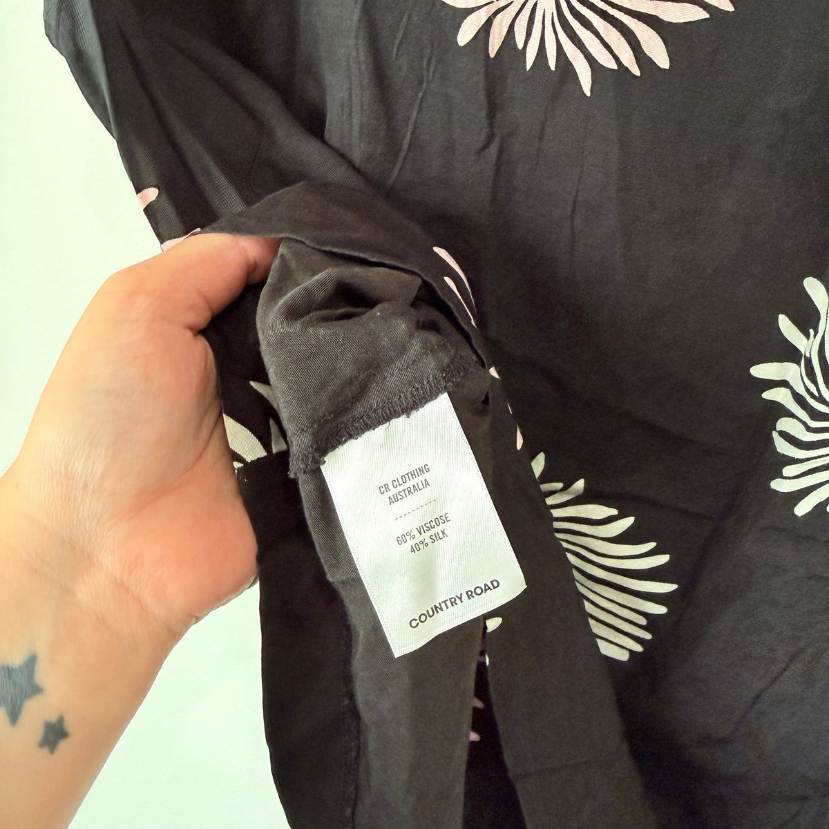 Country Road Black Daisy Print Sleeveless Top Size XS