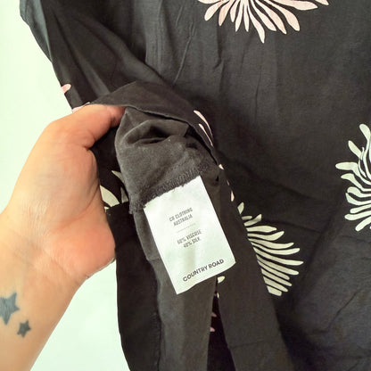 Country Road Black Daisy Print Sleeveless Top Size XS