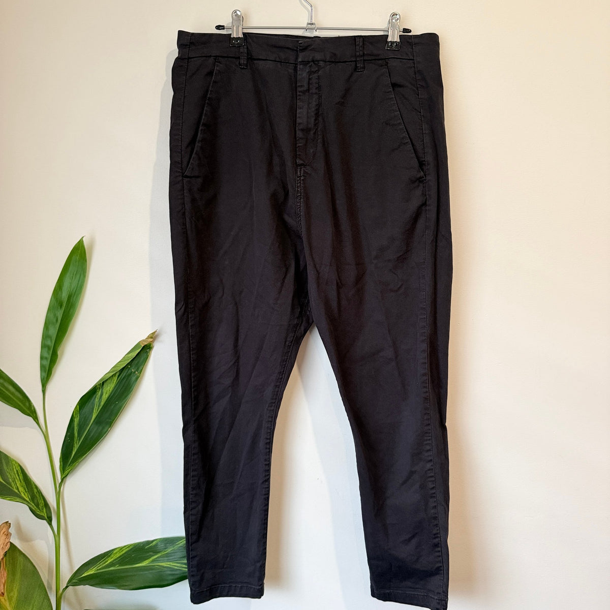 Decjuba Black Tapered Trousers Size 12