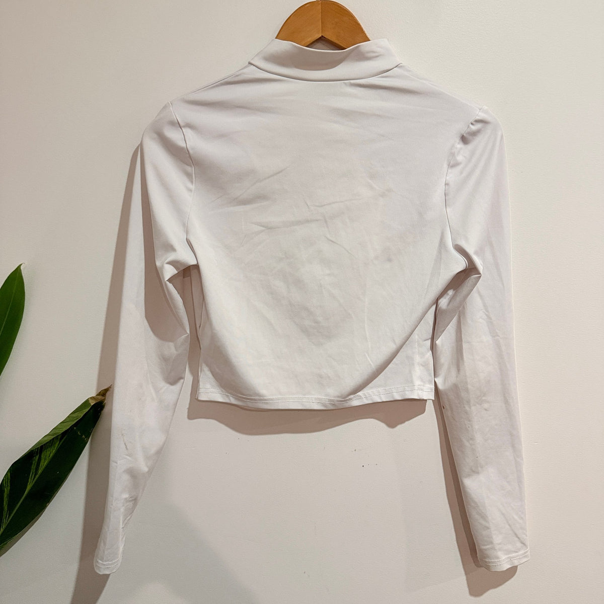 SHEIN White Cropped Zip Front Long Sleeve Top Size M