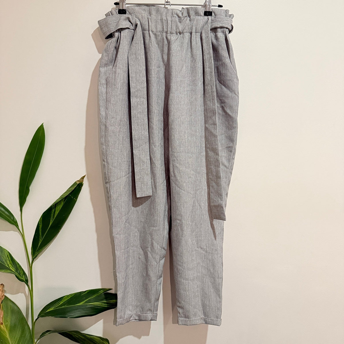 Dotti Grey Paperbag Waist Tie Belt Tapered Pants Size 10