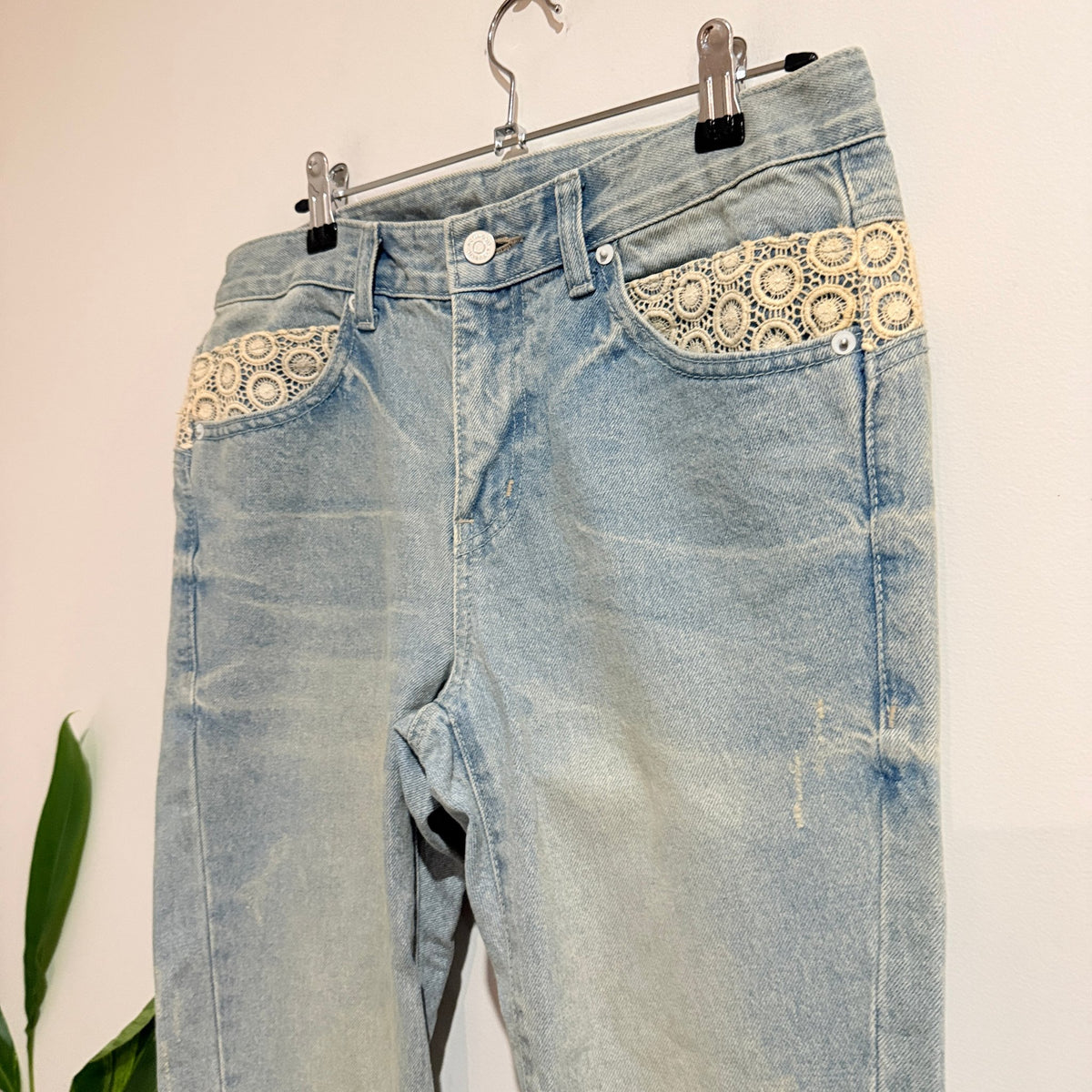 Nobody Jeans Light Wash Crochet Pocket Jeans Size 26 | Waist 80cm