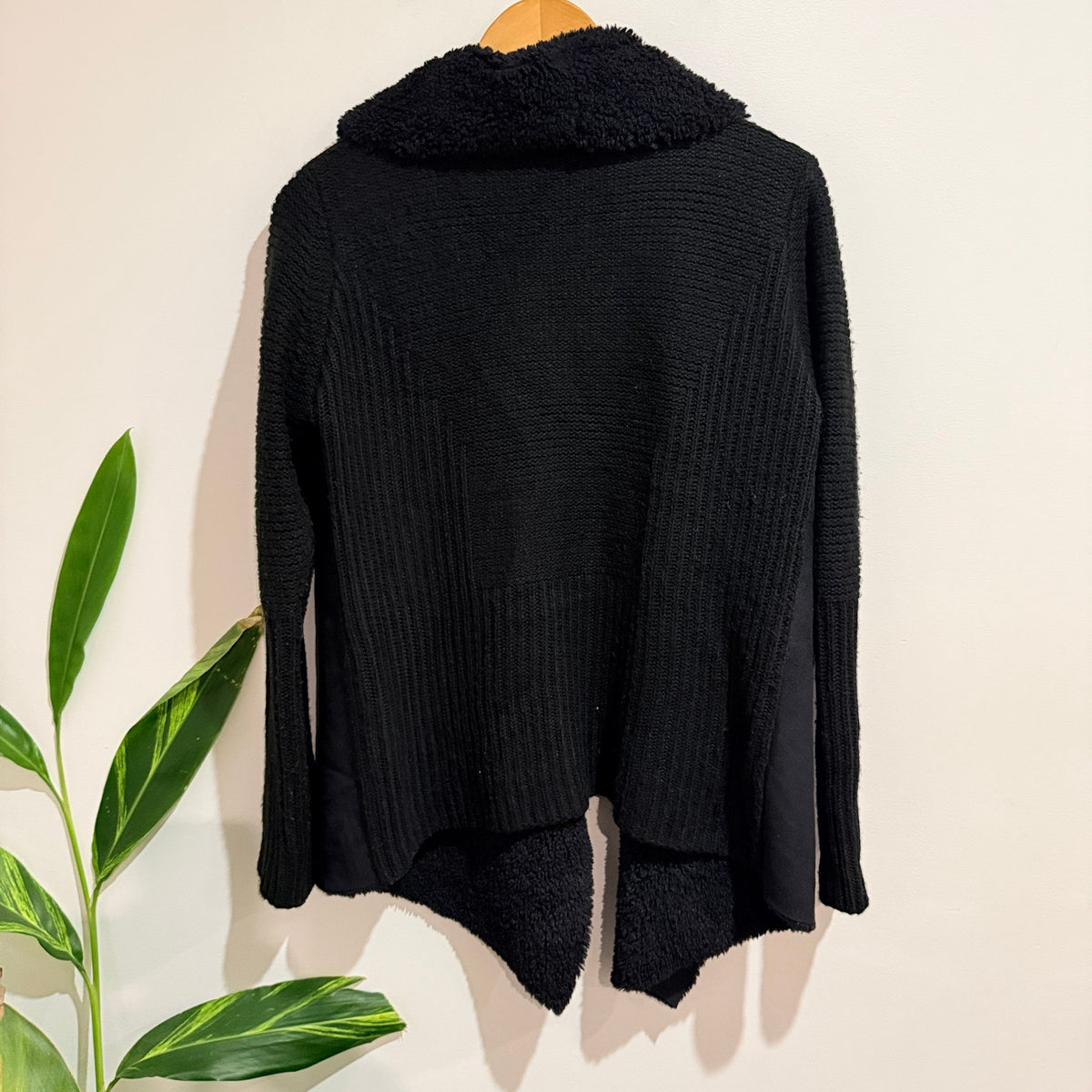 Capture Size L Black Sherpa Collar Waterfall Knit Cardigan