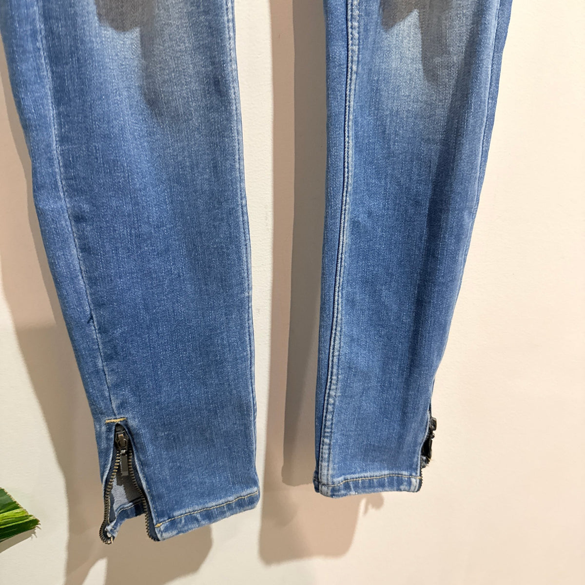 ONLY Blue Ripped Knee Zip Ankle Skinny Jeans Size 27/32 | Waist 70cm