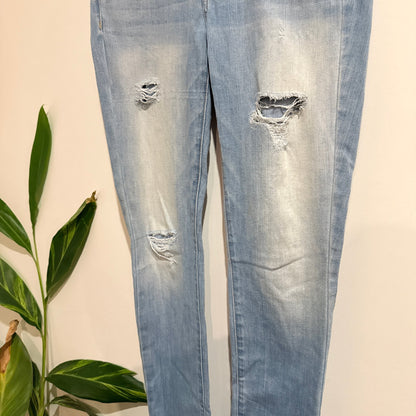 American Eagle Light Wash Distressed Jegging Size 10