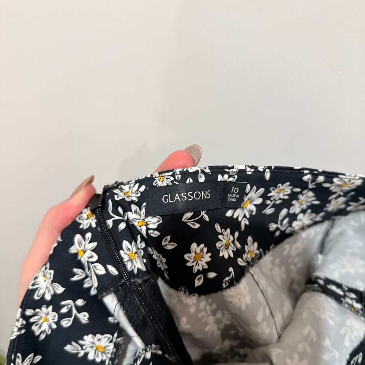 Glassons Navy Daisy Print Mini Skirt Size 10