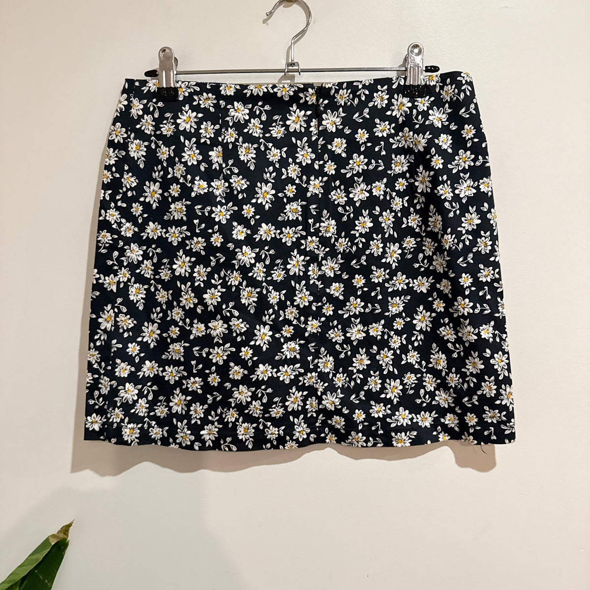 Glassons Navy Daisy Print Mini Skirt Size 10