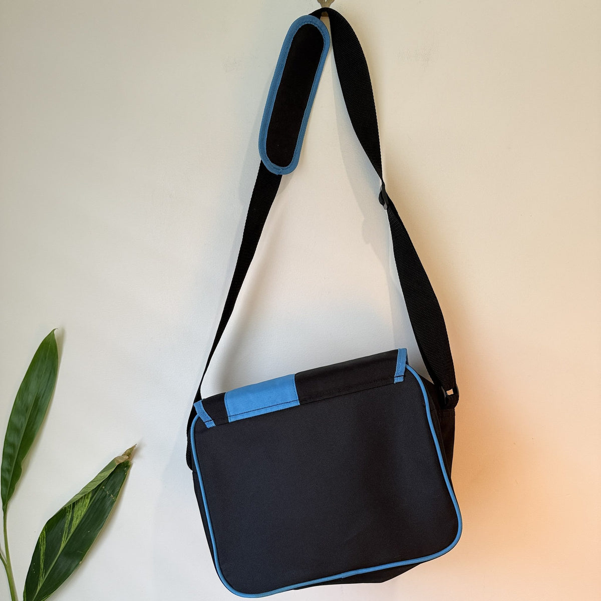 Tupperware Shoulder Bag Black & Blue
