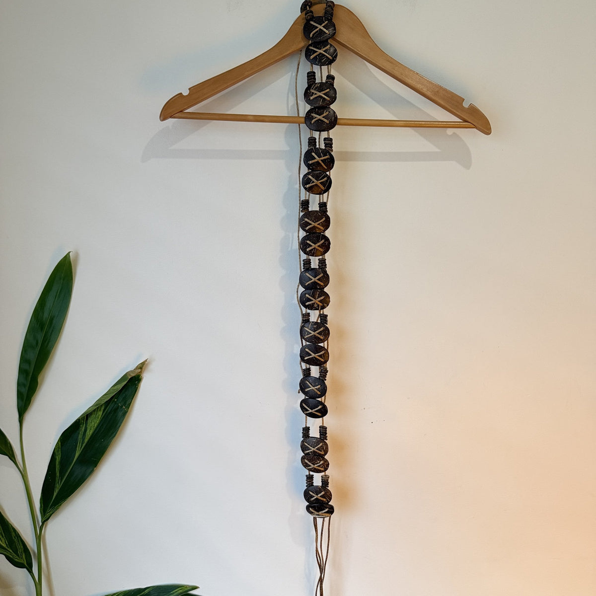 Coconut Shell Disc Link Tie Belt