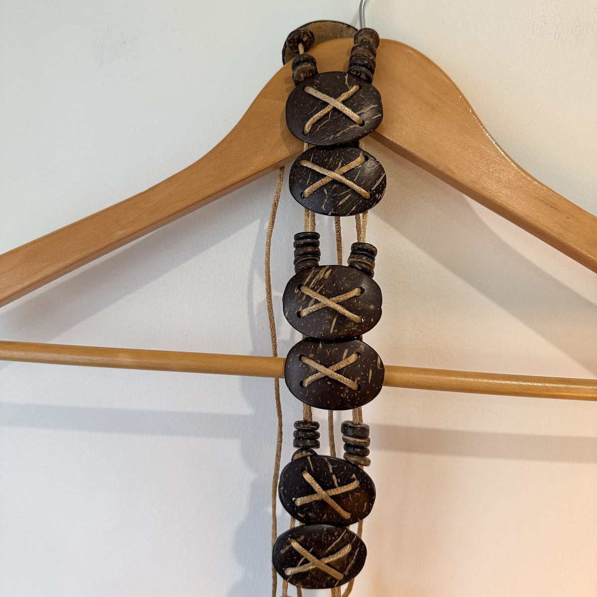 Coconut Shell Disc Link Tie Belt