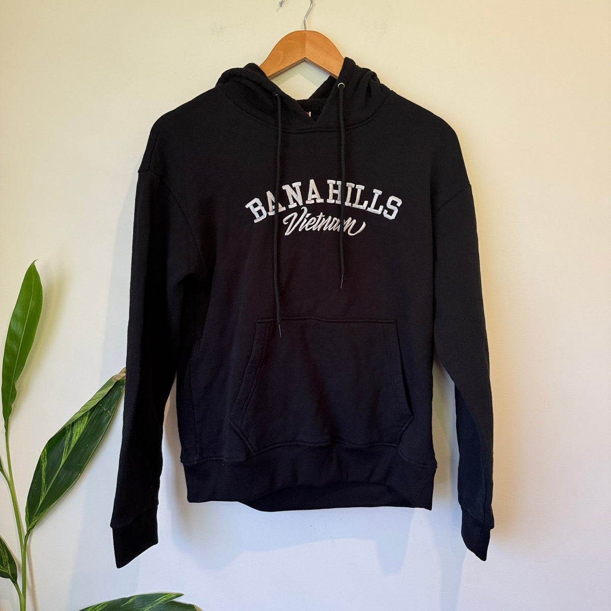 Banahills Vietnam Black Souvenir Hoodie Size S | U/Arm to U/Arm 51cm