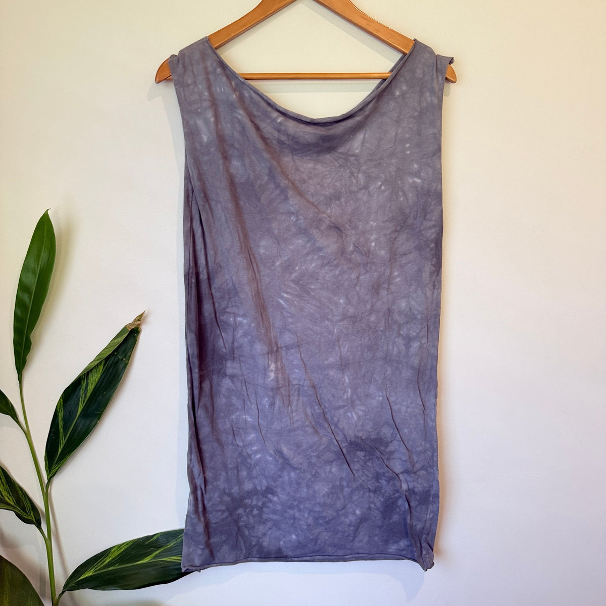 The Mountain Sleeveless Tank Top Size L